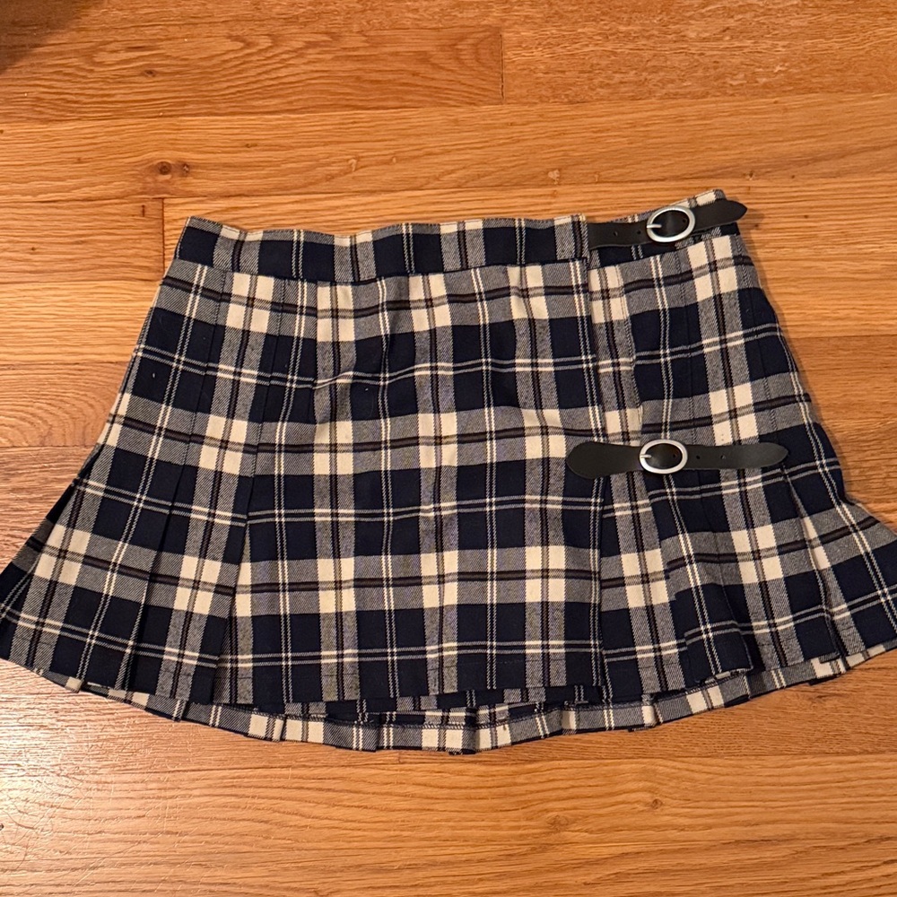 Brandy Melville Navy and Cream Plaid Mini Skirt